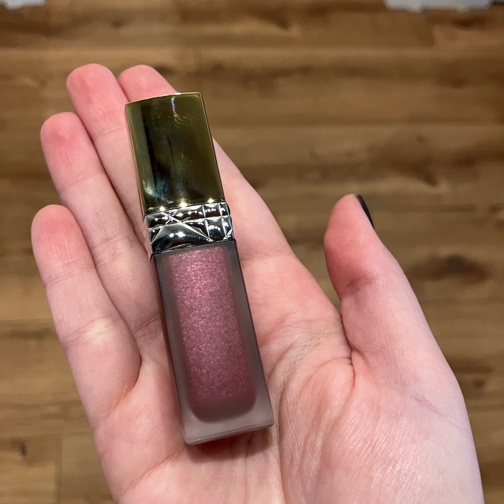 Dior Rouge Liquid Lipstick in Sequin 
Color: masquerade #893